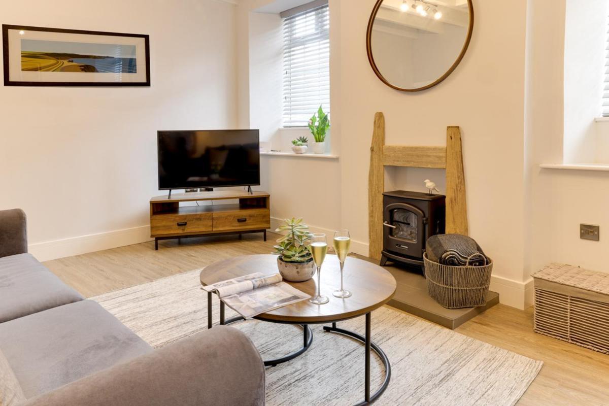 Beam End Snainton - Modern 2-Bedroom Stone Cottage מראה חיצוני תמונה